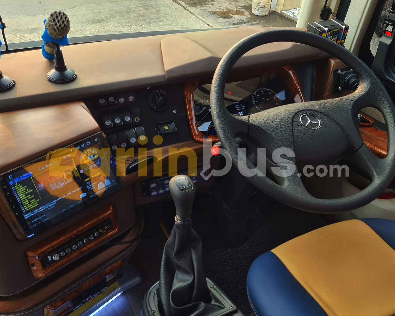 Prestige-C3-Big-Bus-45-Seat-17