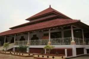 masjid agung ats tsauroh