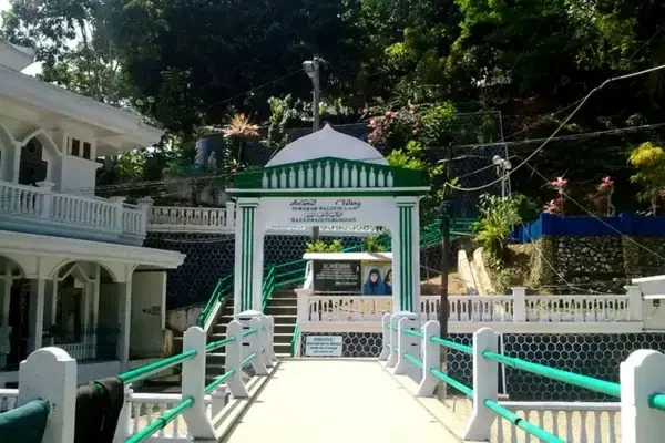 tempat ziarah di tasikmalaya​