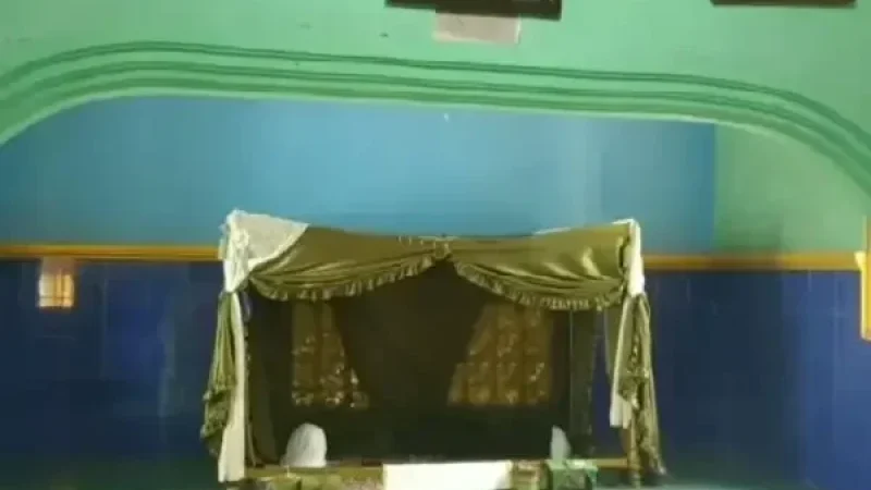 makam syekh asnawi
