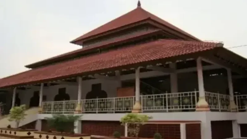 masjid agung ats tsauroh
