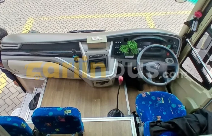 royal_platinum_big_bus6_1x